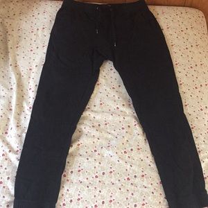 I’m selling joggers